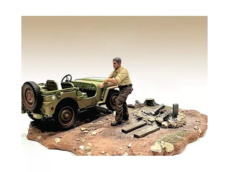 "4X4 Mechanic" Figure 3 for 1/18 Scale Models by American Diorama free